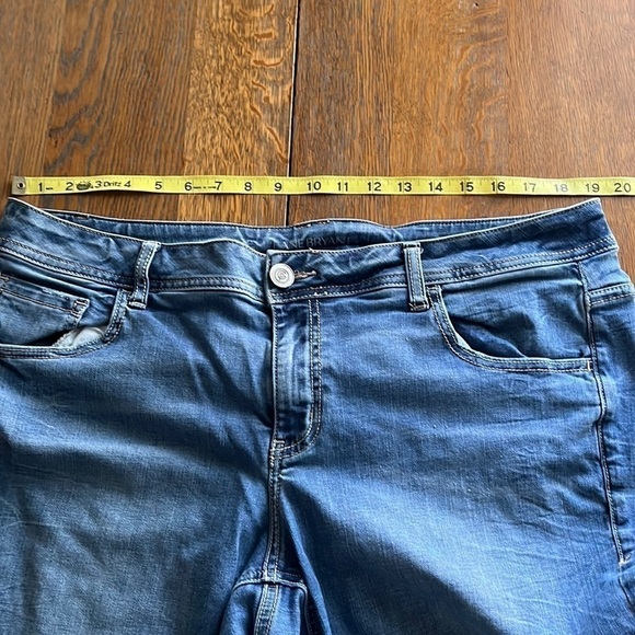 Lane Bryant Genius Fit distressed crop jeans size 18 - Picture 9 of 16